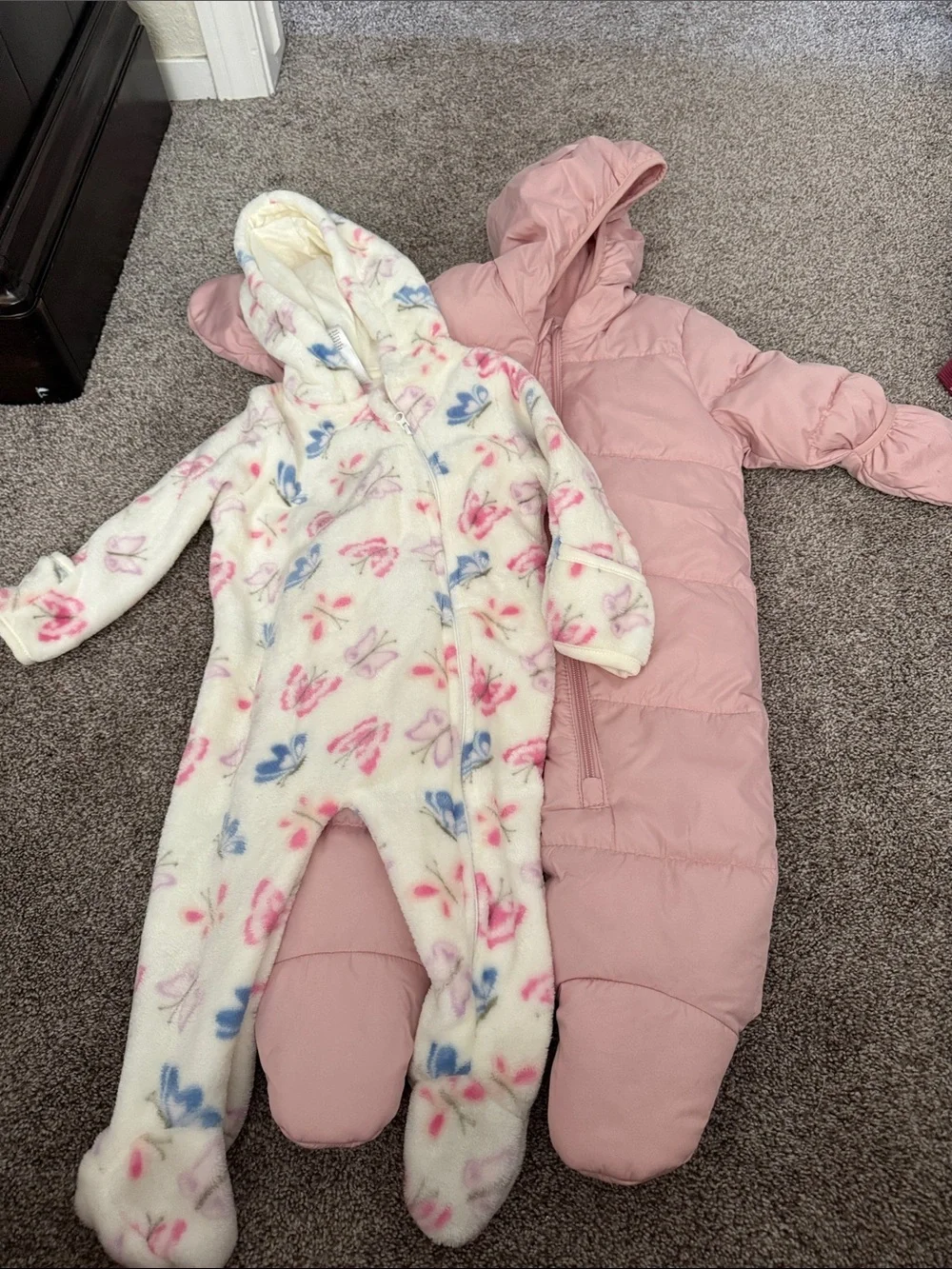 Size 6 months one piece snow/winter suits